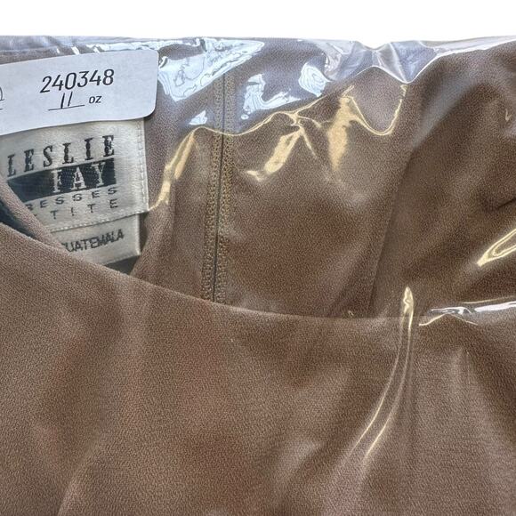 Vintage Dress Womens Size 8 Beige Petite Modest Everyday Wear - Picture 7 of 7